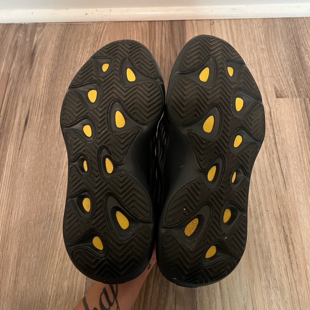 Adidas yeezy 700 - Picture 4 of 5